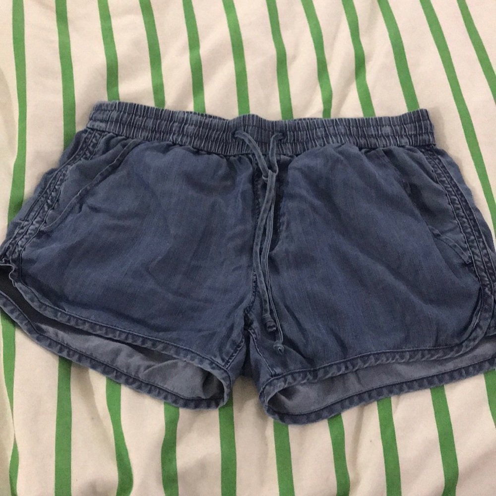 gap chambray shorts!